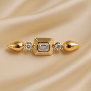 Elegant Gold Crystal Brooch – Sparkling Women’s Pin Jewelry, Giftable Accessory